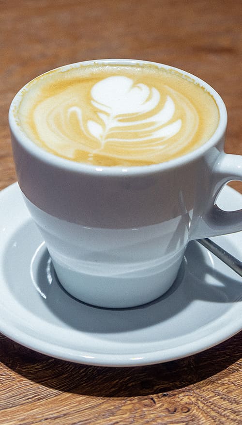 fiore con schiuma di caffè